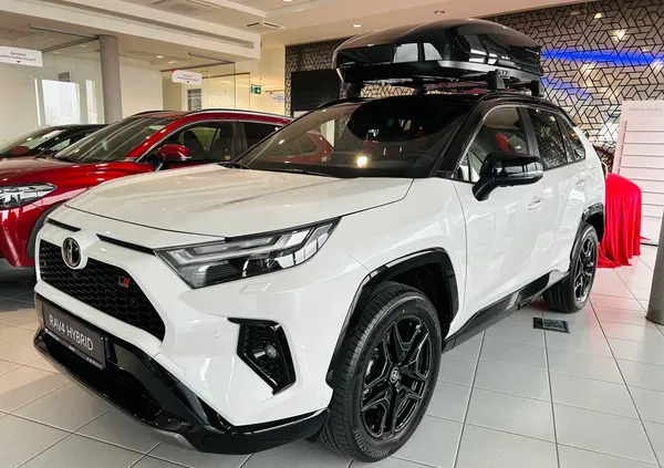 samochody osobowe Toyota RAV4 cena 224000 przebieg: 1, rok produkcji 2023 z Luboń